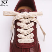 Ivory-colored woven cotton flat shoelaces  1 pair