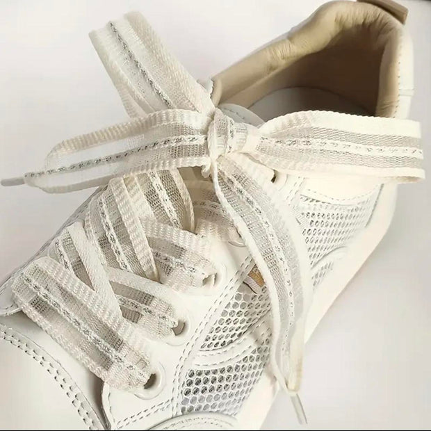 Lace-up shoes are suitable for sneakers